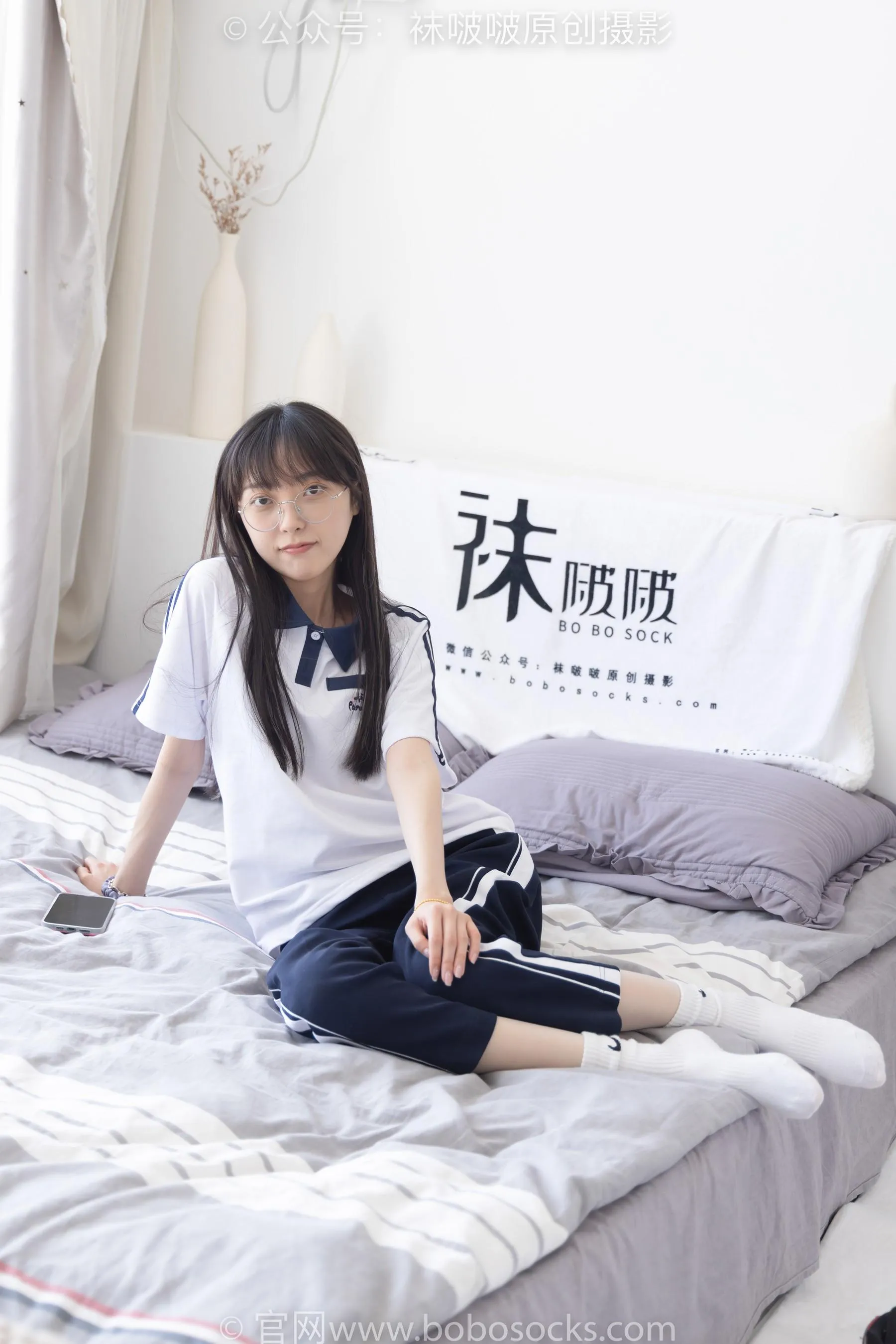 [BoBoSocks袜啵啵]NO.207 稚予-aj板鞋、白棉袜、油亮白丝、校服裤里丝 [87P]插图